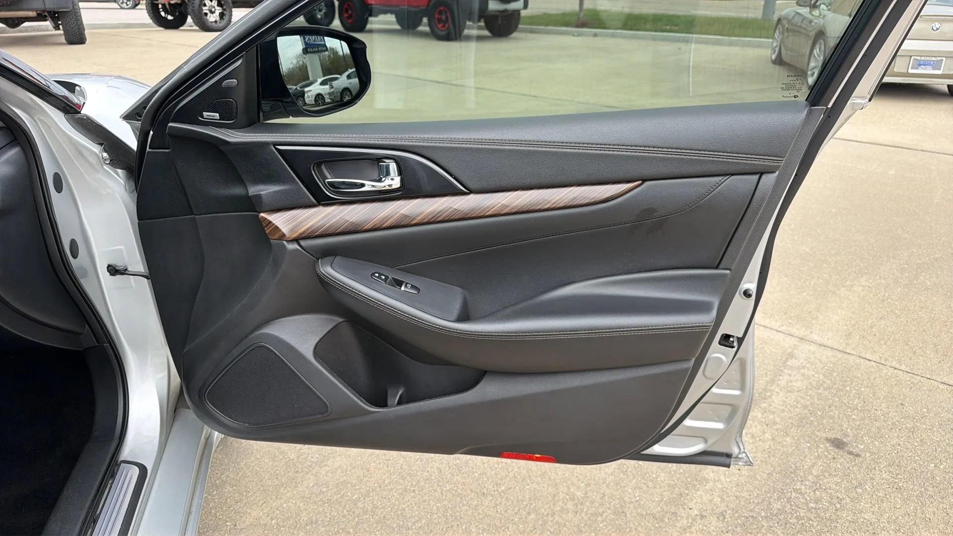 Used 2018 Nissan Maxima Platinum image 59