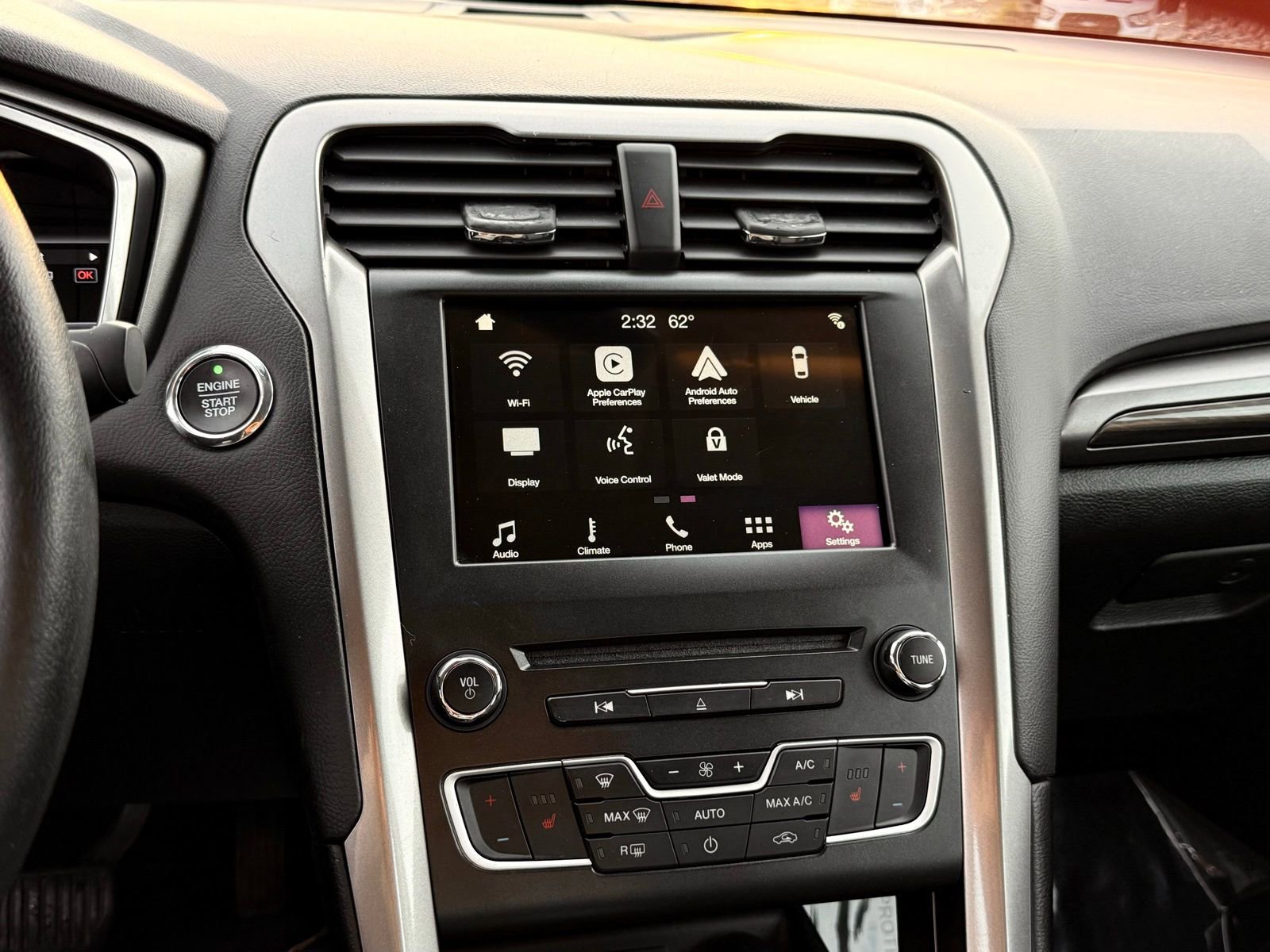 Used 2018 Ford Fusion SE w/ Equipment Group 602A FWD image 36