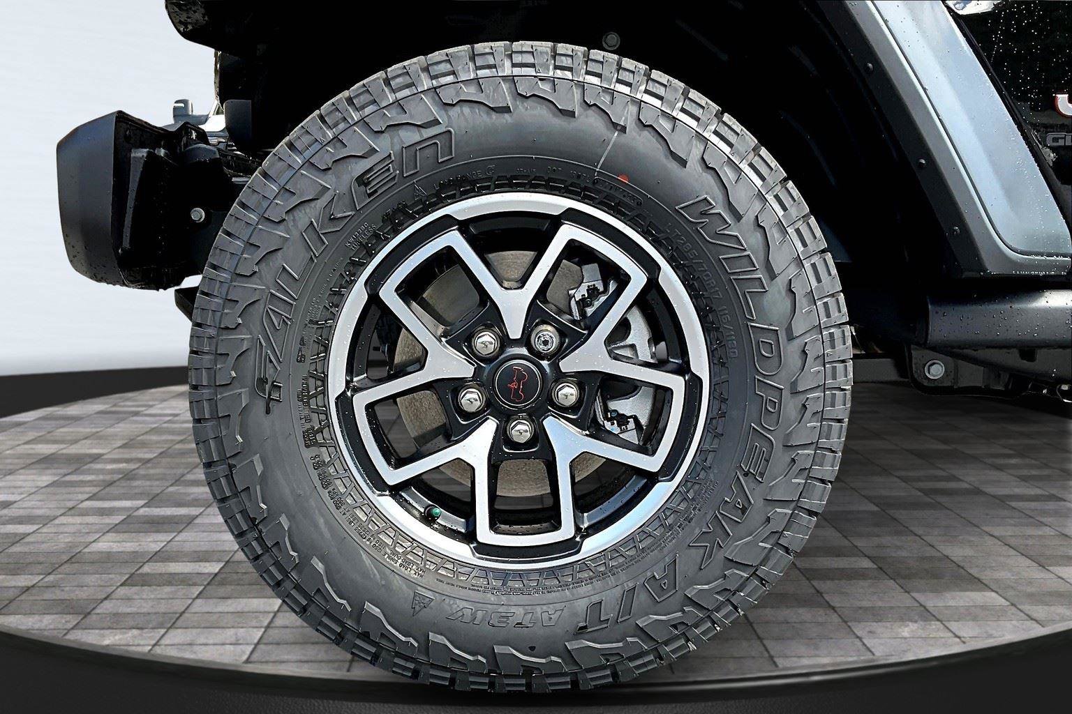 New 2025 Jeep Gladiator Rubicon image 12