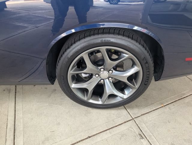 Used 2016 Dodge Challenger R/T Plus RWD image 20