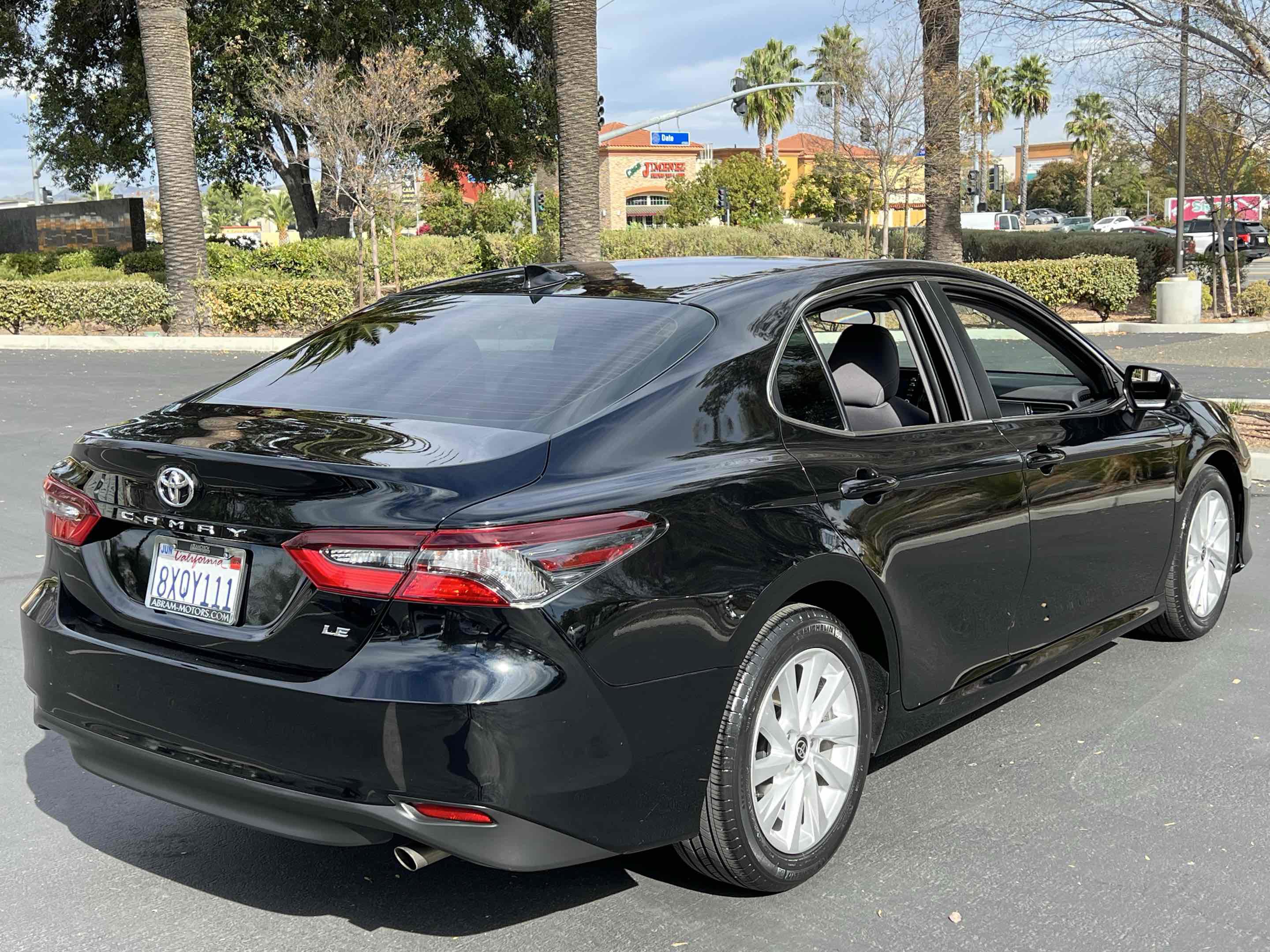 Used 2021 Toyota Camry LE image 12