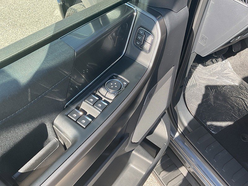 New 2025 Ford F150 Lariat w/ Equipment Group 501A Mid image 26