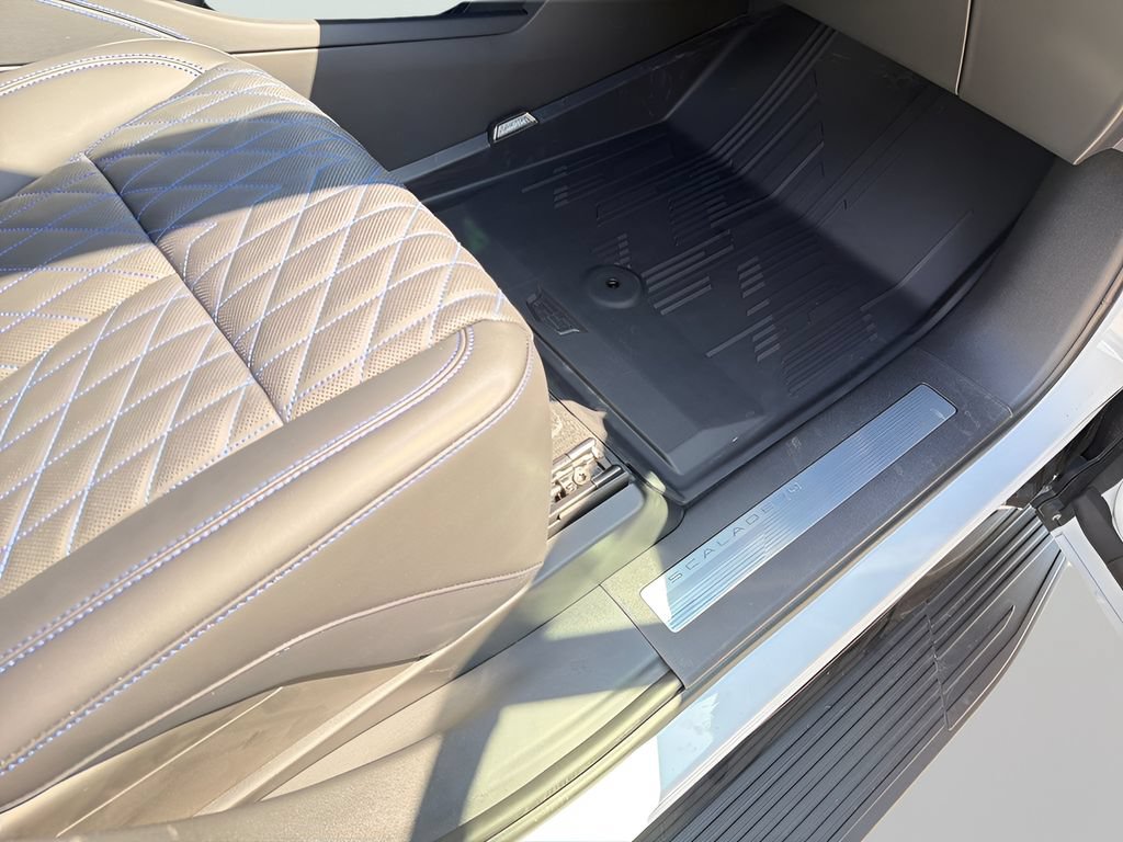 New 2026 Cadillac Escalade IQL Sport 1 w/ LPO, Floor Liner Package AWD/4WD image 44