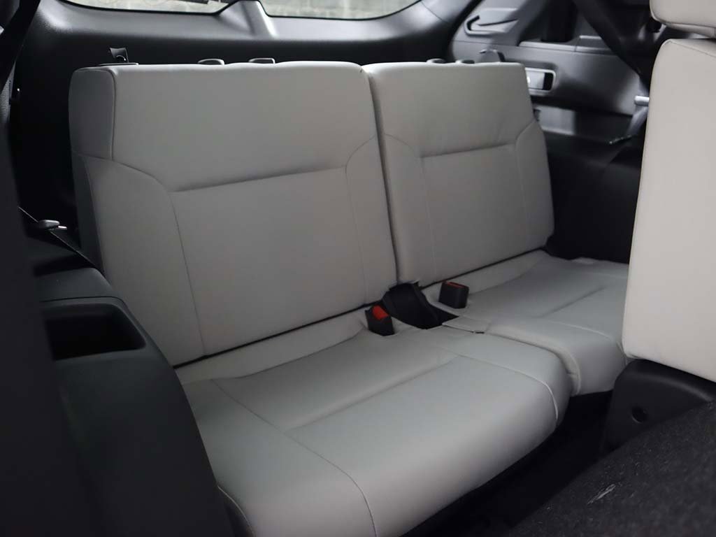 New 2025 Mitsubishi Outlander AWD image 37