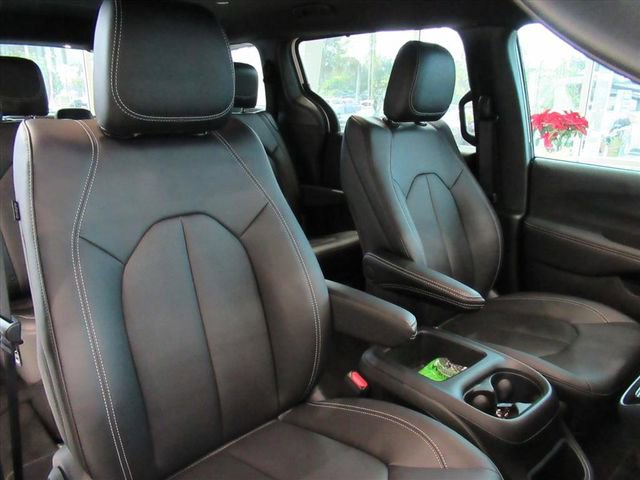 New 2026 Chrysler Voyager LX image 8