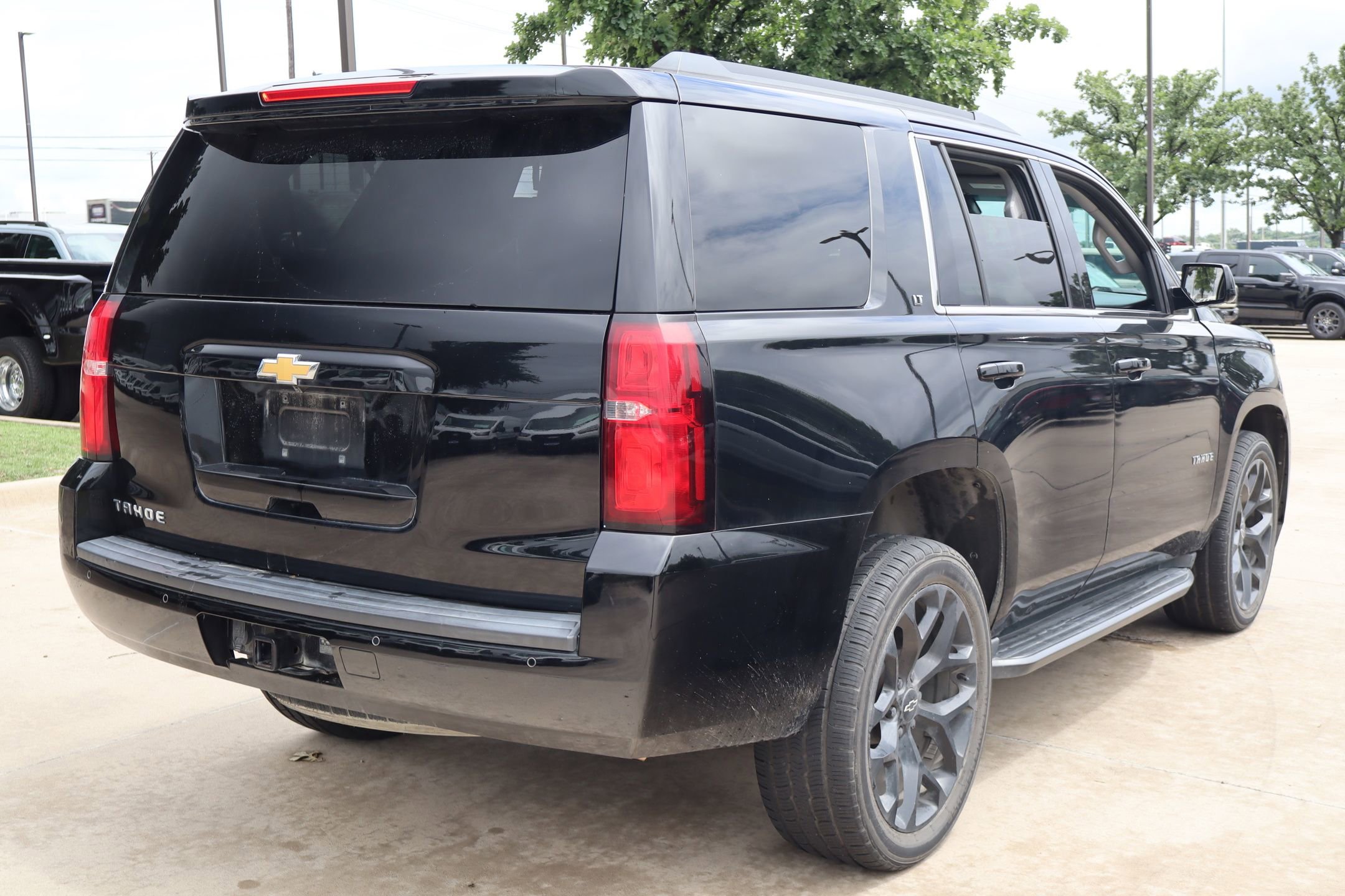 Used 2018 Chevrolet Tahoe LT RWD image 3