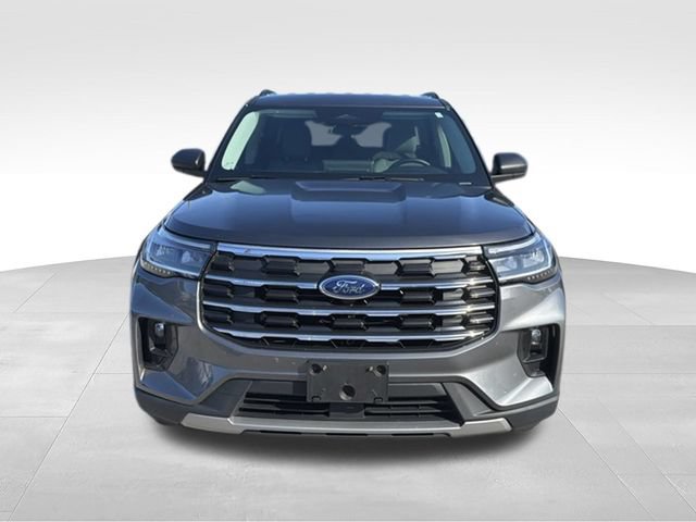Used 2025 Ford Explorer Active w/ Active Comfort Package RWD image 8