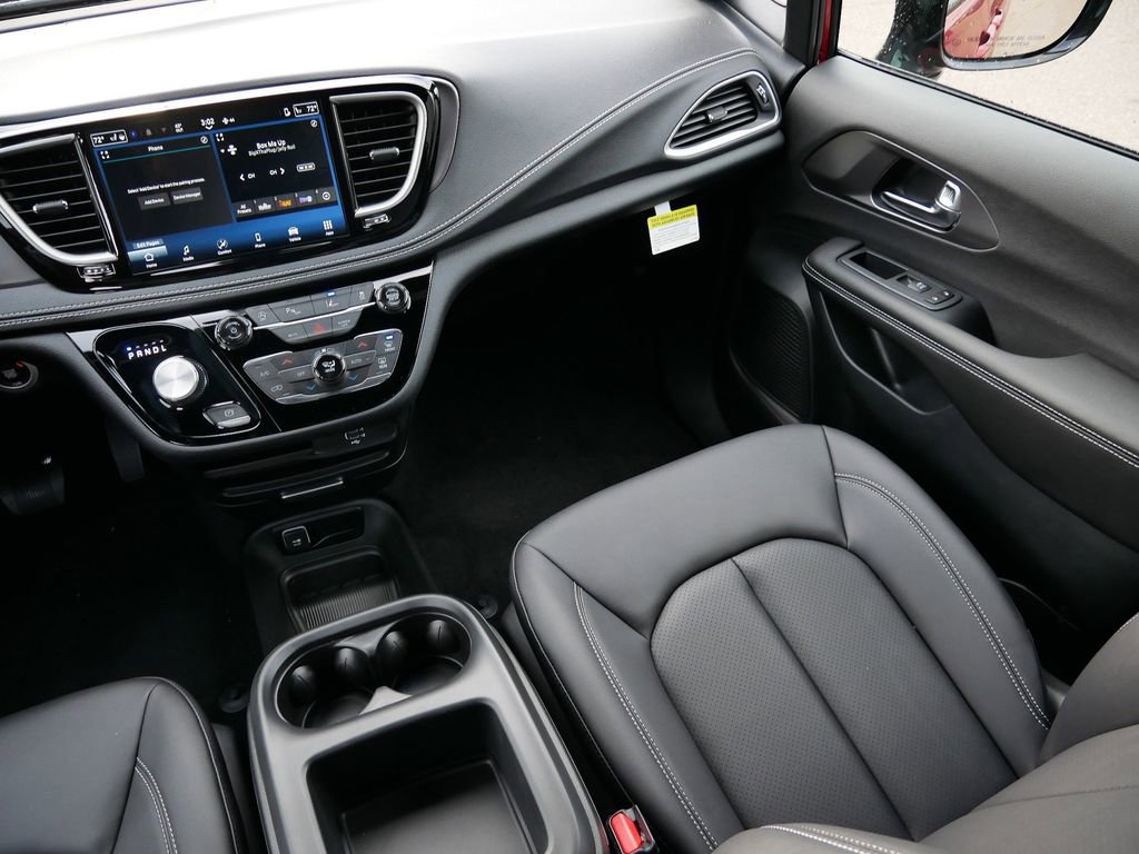 New 2026 Chrysler Pacifica Select image 15