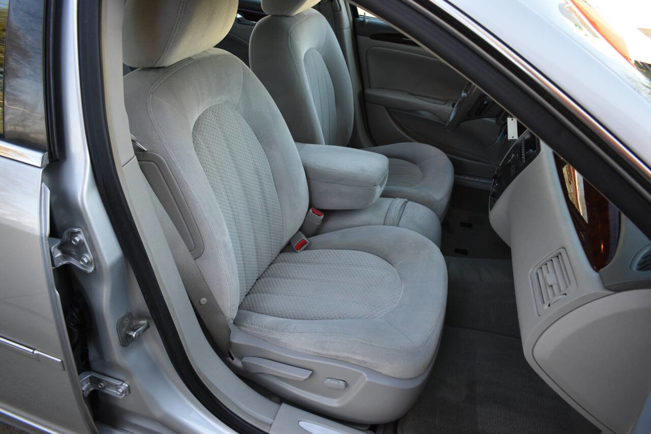 Used 2011 Buick Lucerne CX FWD image 19
