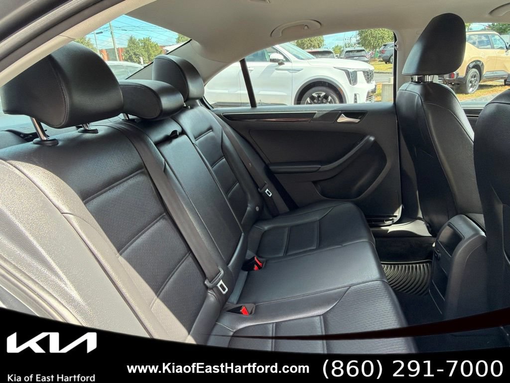 Used 2016 Volkswagen Jetta SEL w/ Lighting Package FWD image 12
