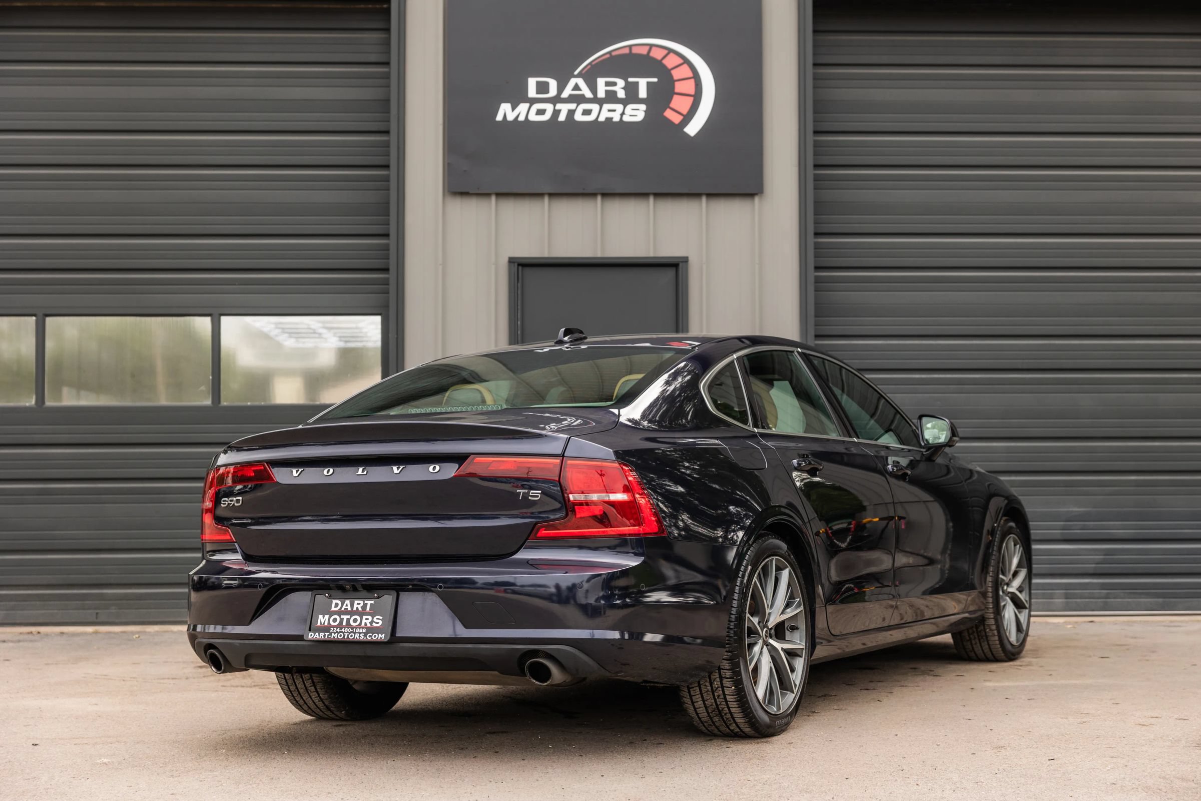 Used 2017 Volvo S90 T5 Momentum w/ Vision Package FWD image 7