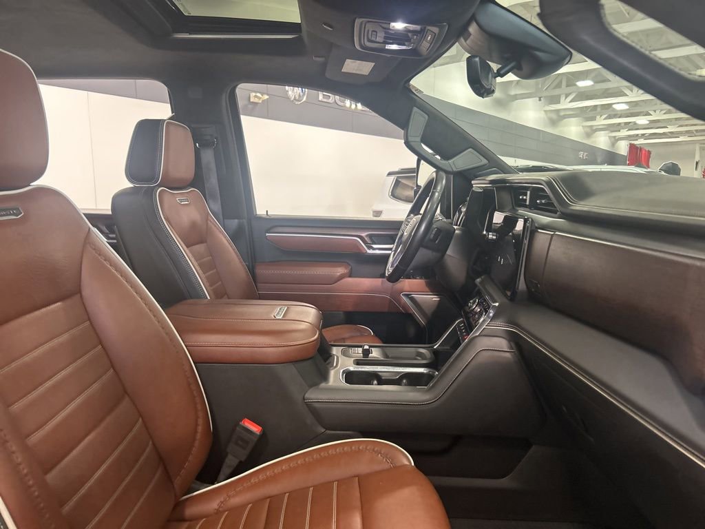 Used 2025 GMC Sierra 3500 Denali Ultimate image 16