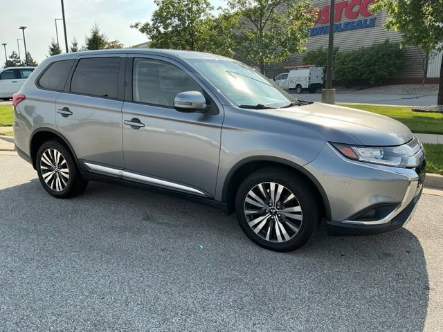 Used 2019 Mitsubishi Outlander SE AWD/4WD image 2
