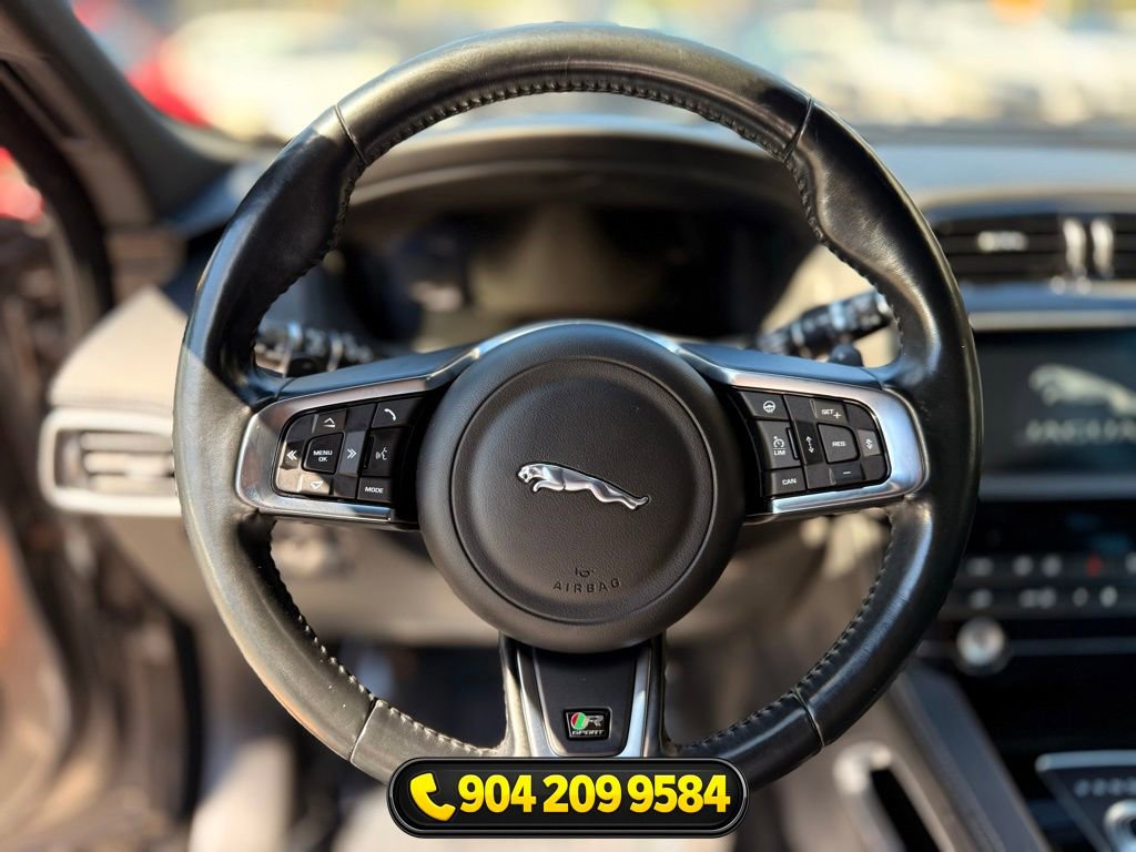 Used 2017 Jaguar F-PACE R-Sport image 15