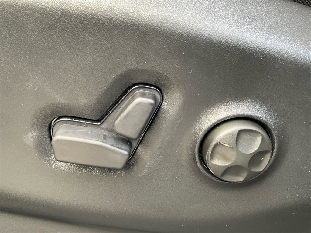 New 2026 Chrysler Pacifica Select w/ S Appearance Package image 32