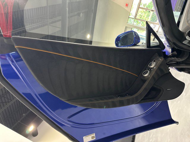 Used 2015 McLaren 650S Spider RWD image 62