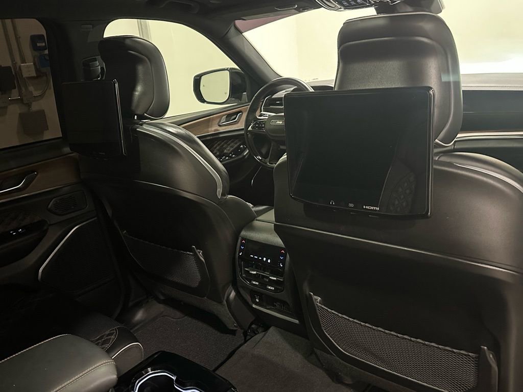 Used 2023 Jeep Grand Cherokee L Summit w/ High Altitude Package image 33