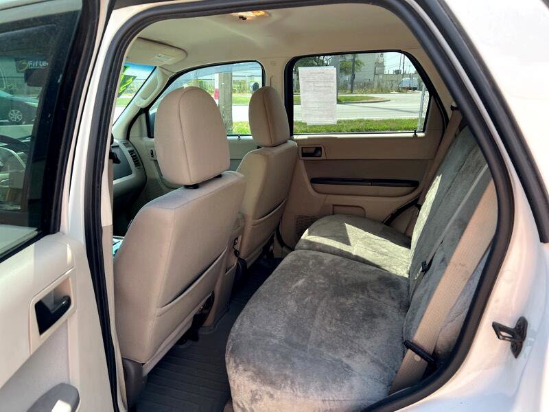 Used 2010 Ford Escape XLT image 10
