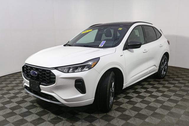 Used 2024 Ford Escape ST-Line w/ Tech Pack #1 AWD/4WD image 5