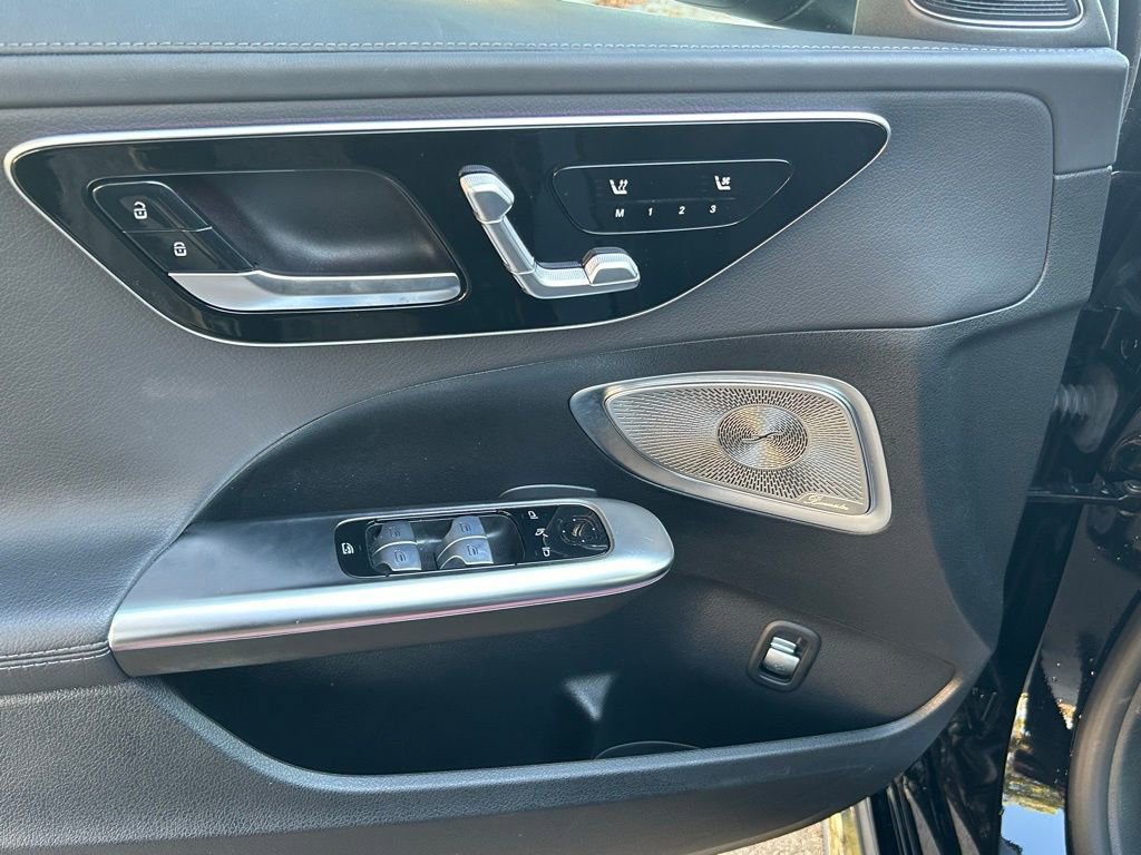 Used 2025 Mercedes-Benz C 300 4MATIC Sedan image 16