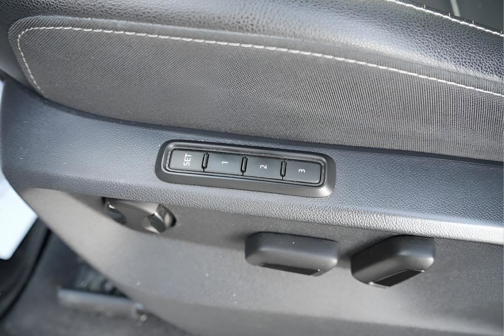 Used 2019 Volkswagen Atlas SEL Premium image 28