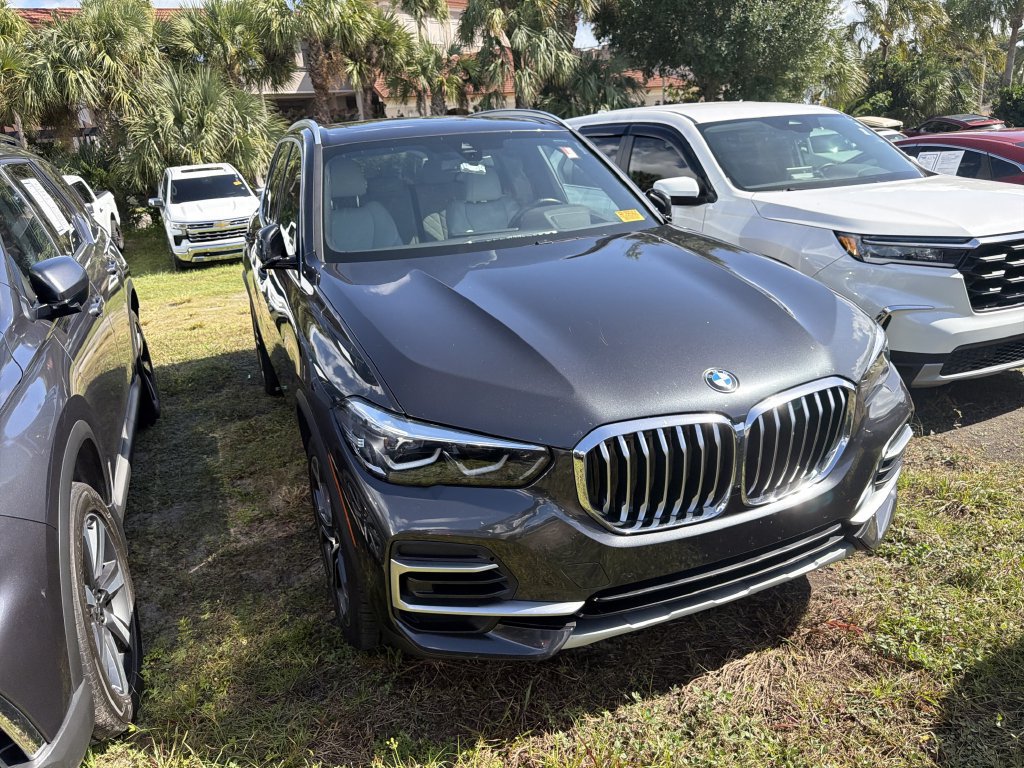Used 2023 BMW X5 sDrive40i w/ Premium Package RWD image 3