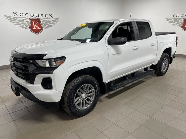 Used 2024 Chevrolet Colorado LT w/ LT Convenience Package II AWD/4WD image 3