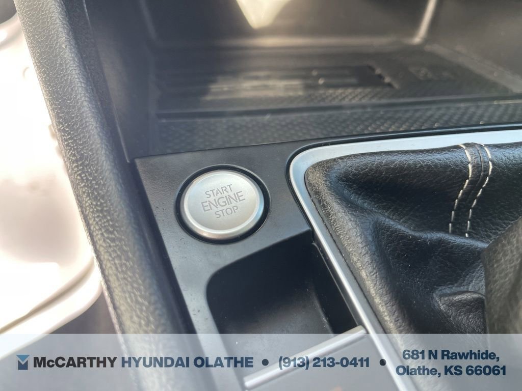 Used 2025 Volkswagen Jetta SE image 28