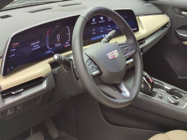 Certified 2024 Cadillac XT4 Luxury w/ Cold Weather Package AWD/4WD image 9
