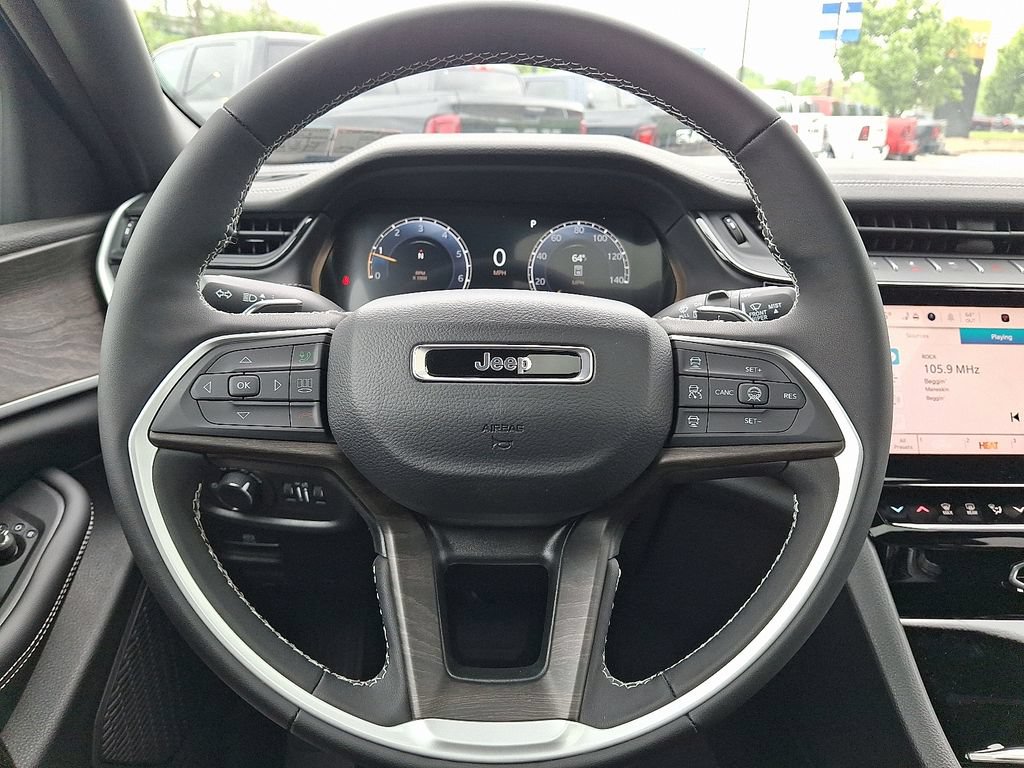 New 2026 Jeep Grand Cherokee Altitude AWD/4WD image 9