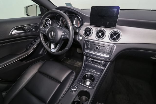 Used 2018 Mercedes-Benz GLA 250 4MATIC image 19
