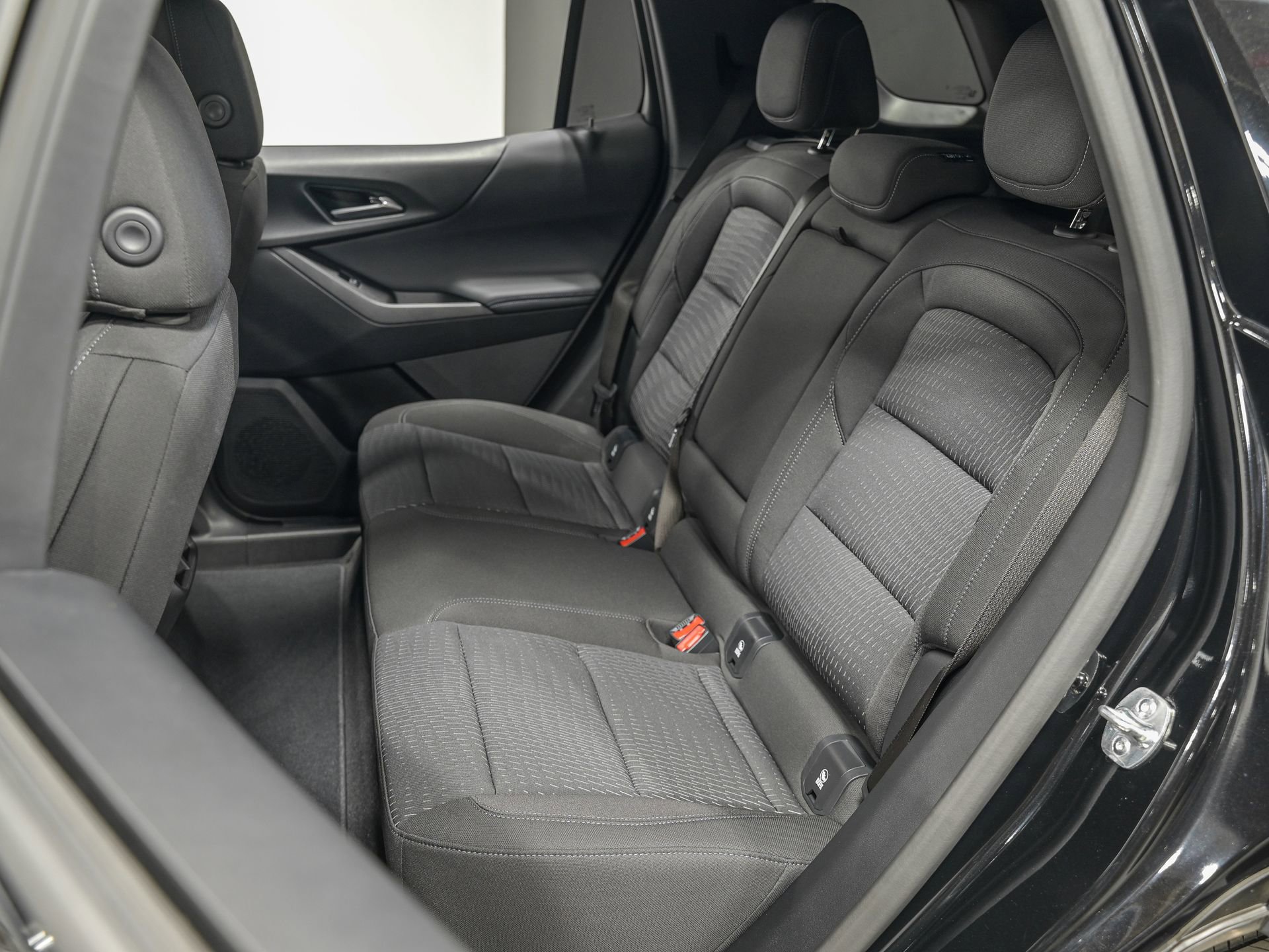 Used 2025 Chevrolet Equinox LT w/ Safety and Technology Package image 27