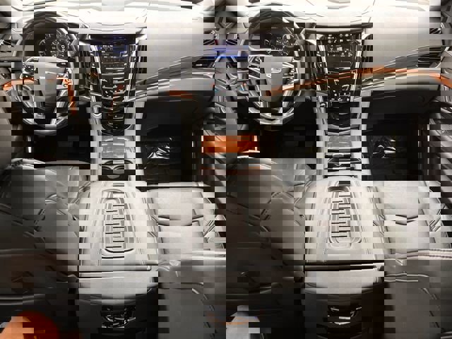 Used 2020 Cadillac Escalade 2WD image 11