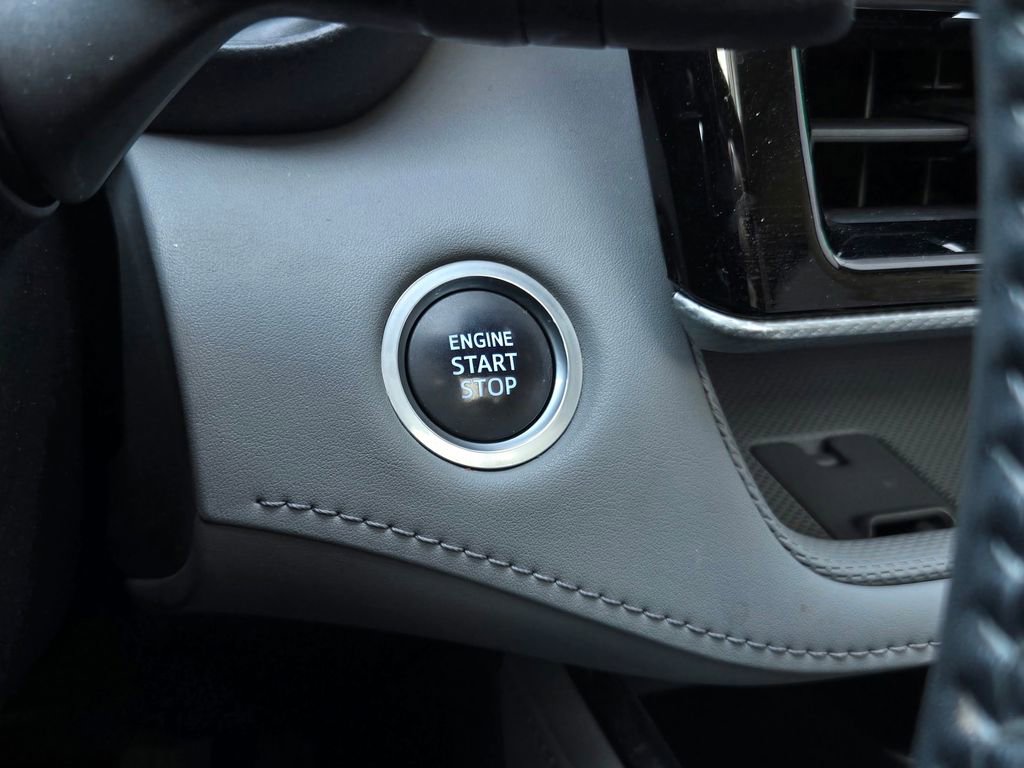 Used 2021 Toyota Highlander Platinum image 25