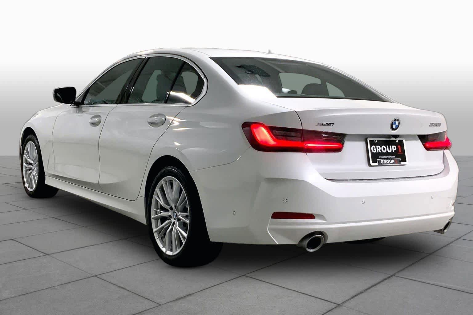 Used 2024 BMW 330i xDrive Sedan w/ Convenience Package AWD/4WD image 11