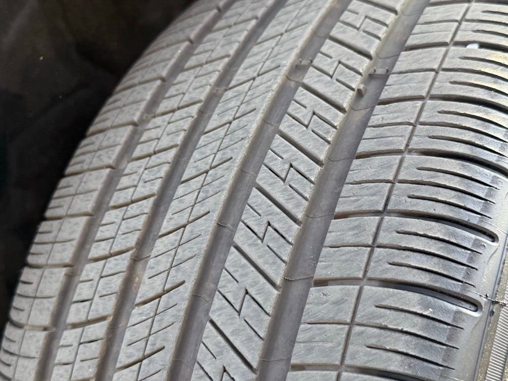 Used 2025 Porsche Macan image 44