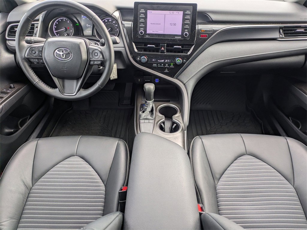 Used 2024 Toyota Camry SE image 16