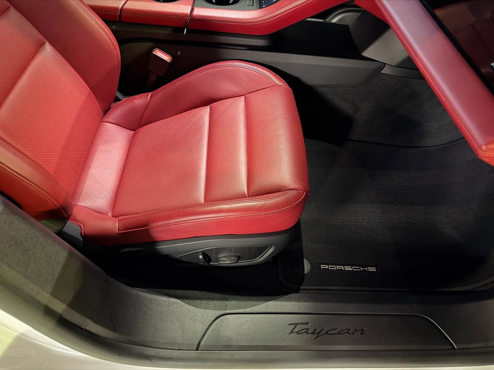 Used 2022 Porsche Taycan RWD image 60