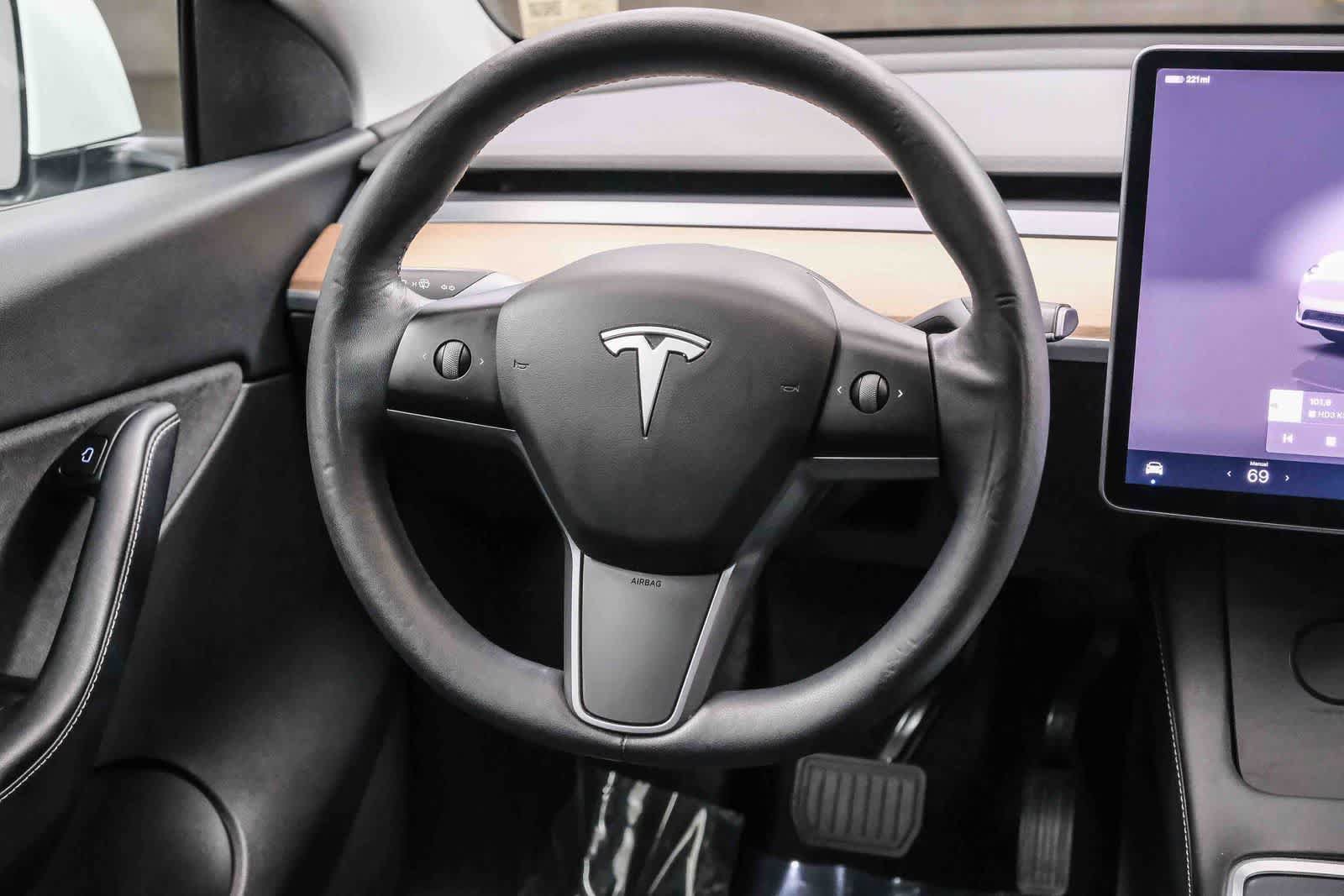 Used 2022 Tesla Model Y Long Range AWD/4WD image 17