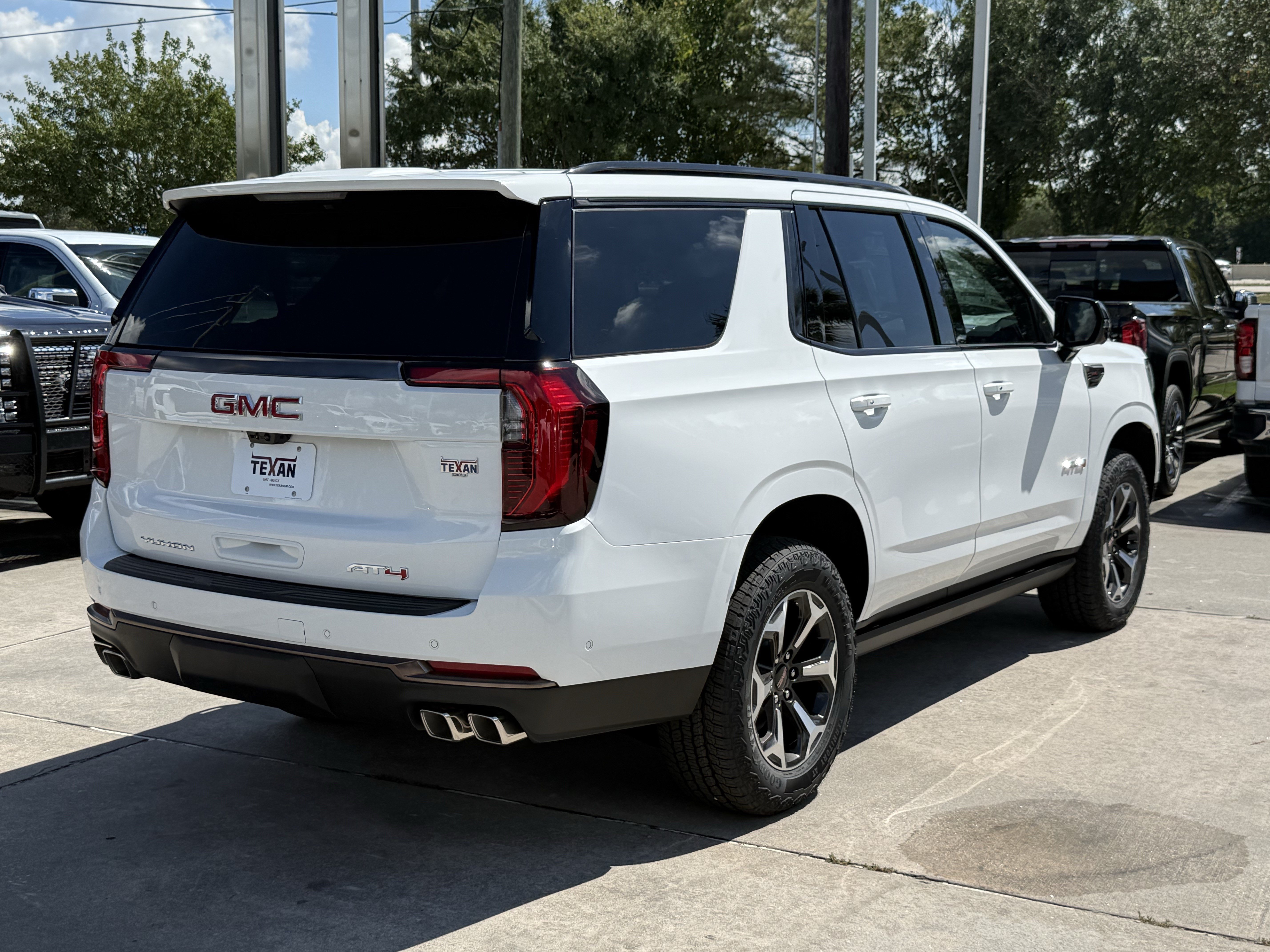 New 2026 GMC Yukon AT4 Ultimate AWD/4WD image 5