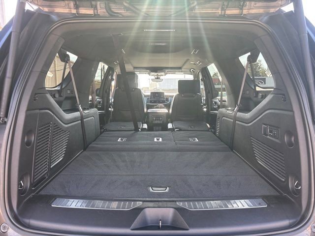 Used 2021 Chevrolet Suburban High Country image 14