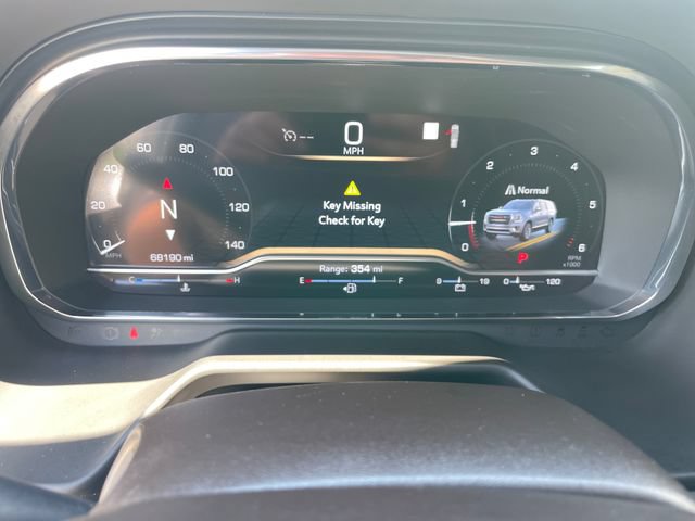 Used 2022 GMC Yukon XL SLT w/ SLT Luxury Package RWD image 17