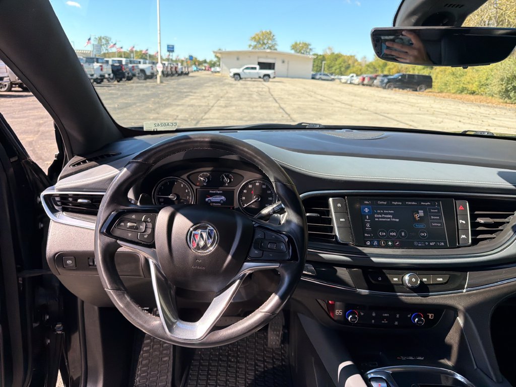 Used 2023 Buick Enclave Essence AWD/4WD image 26