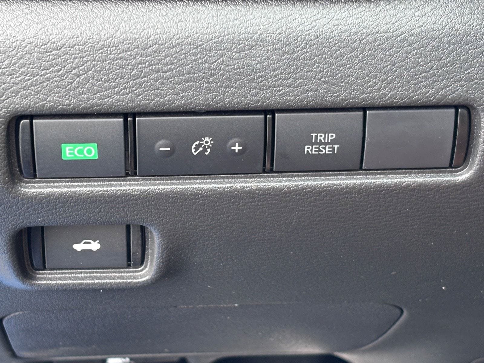 Used 2023 Nissan Sentra SV w/ SV Premium Package FWD image 22