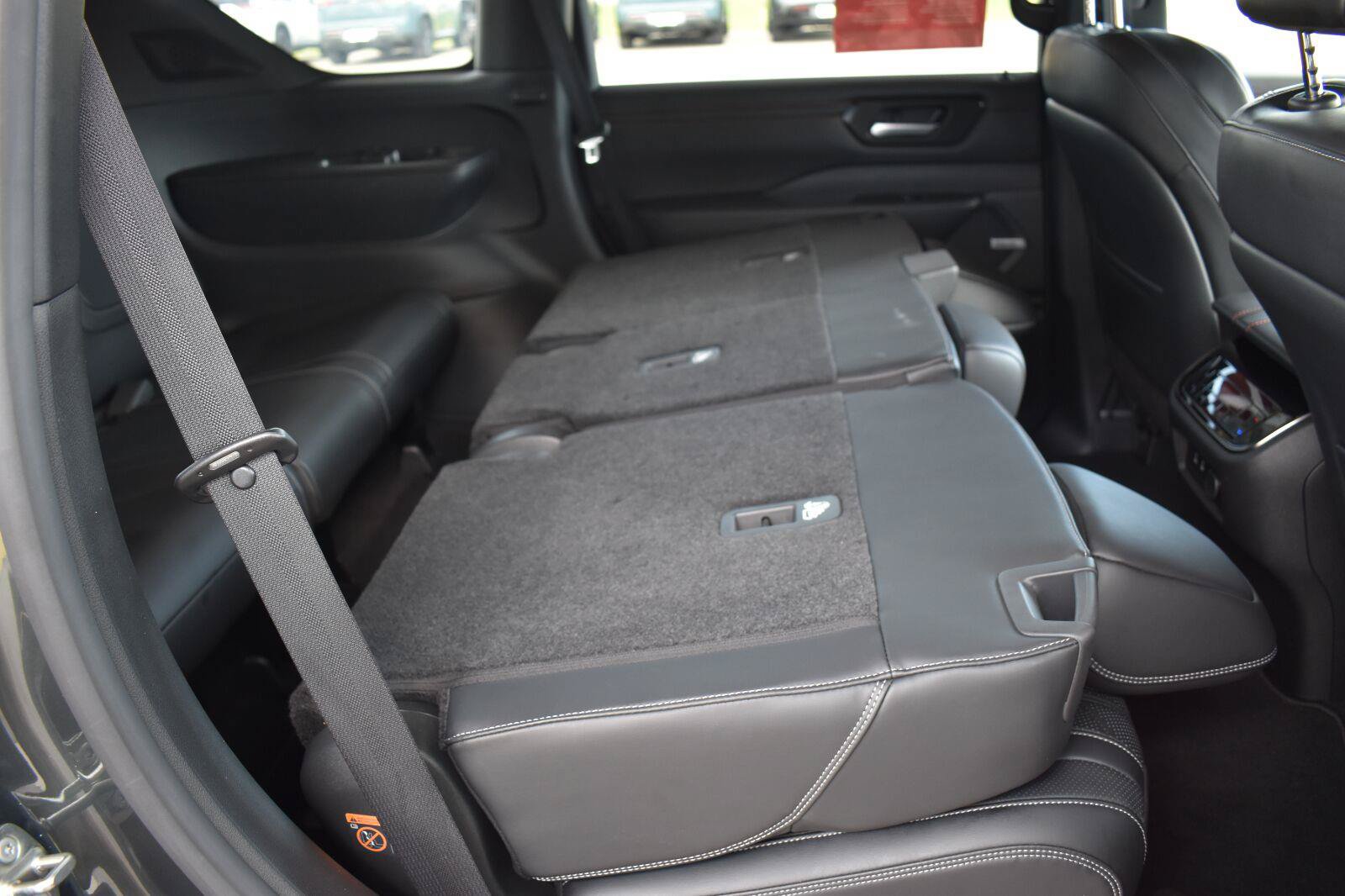 Certified 2025 Nissan Armada PRO-4X AWD/4WD image 76