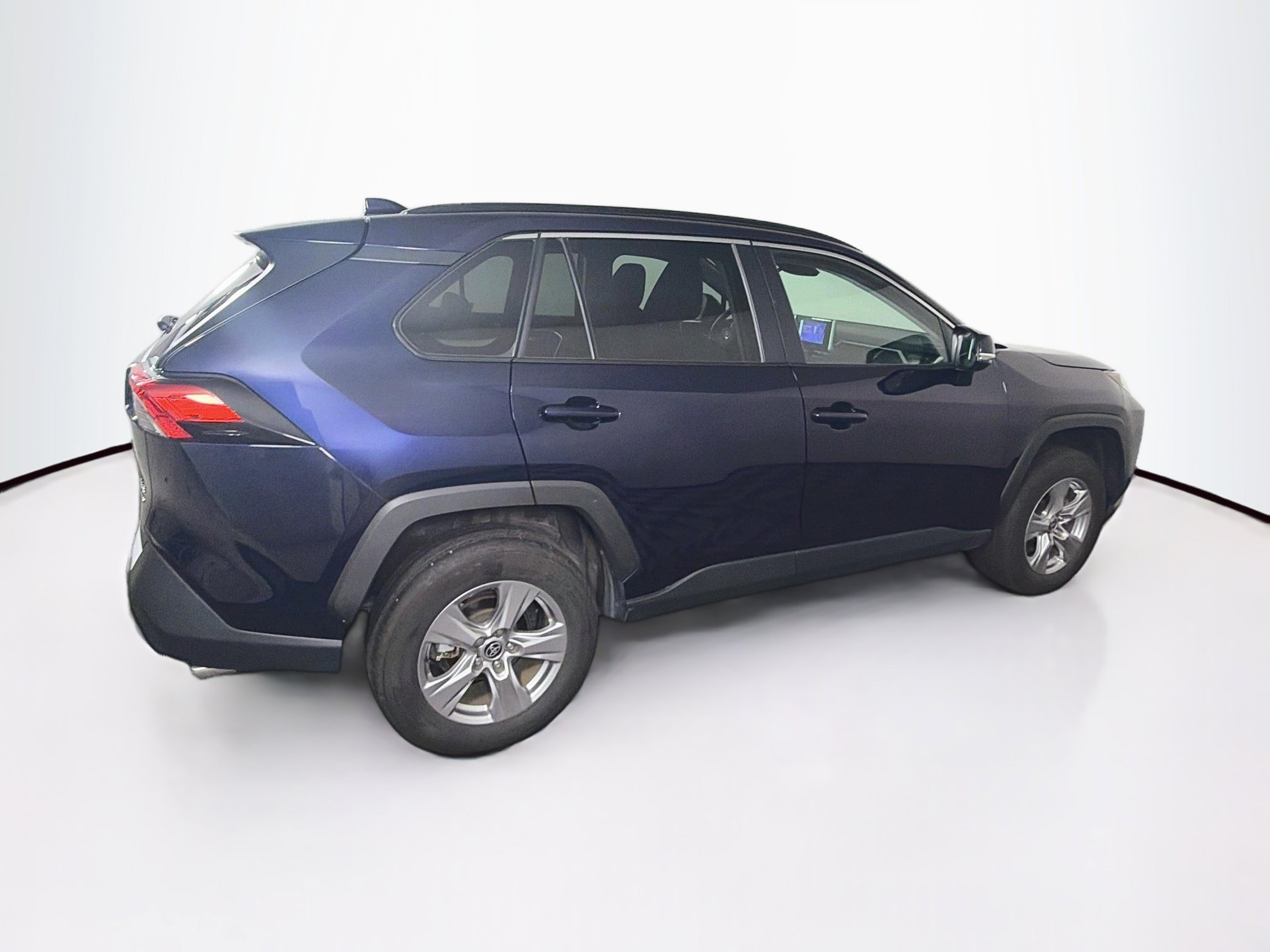 Used 2025 Toyota RAV4 XLE AWD/4WD image 10