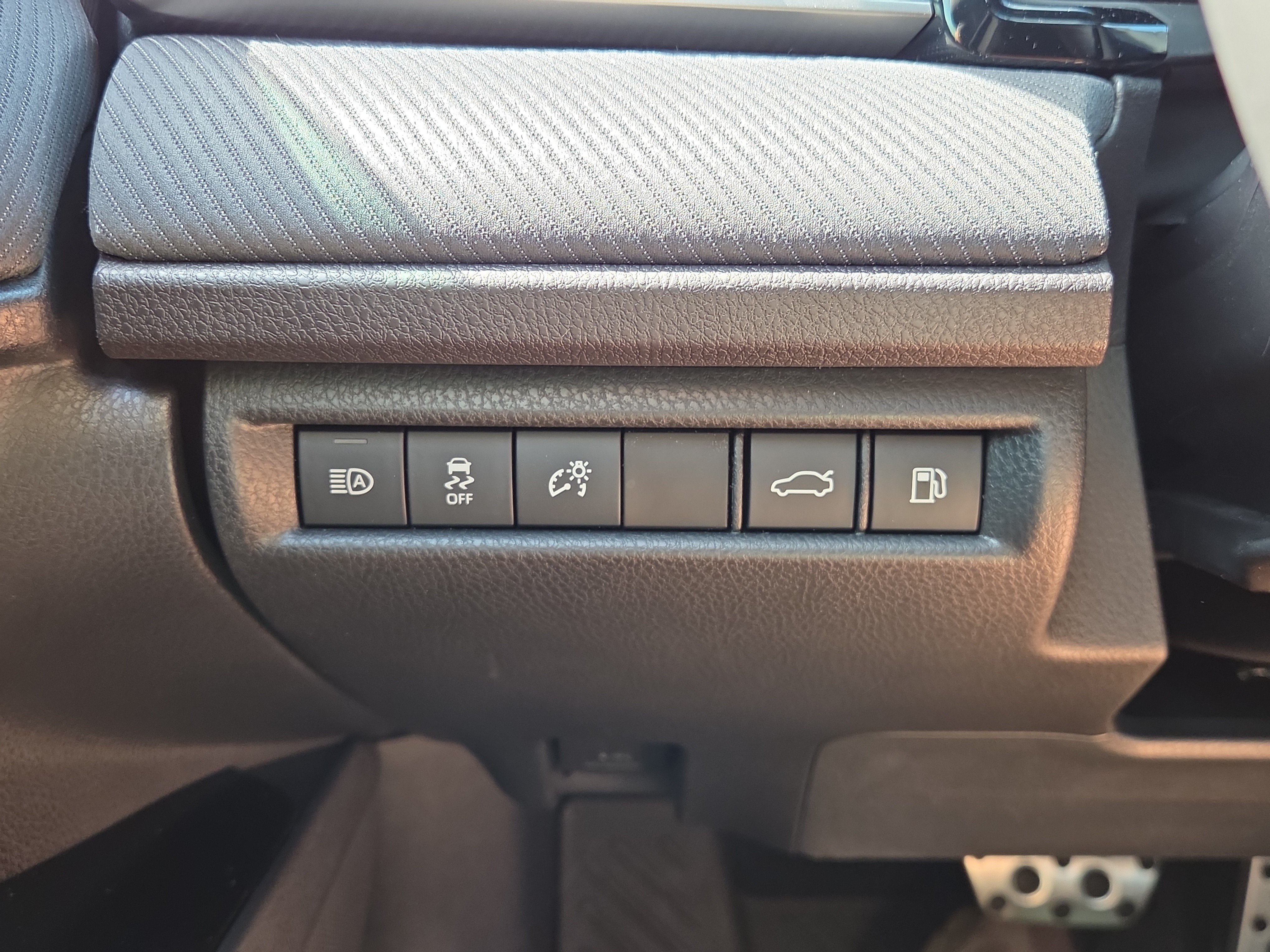 Used 2026 Toyota Camry SE FWD image 26