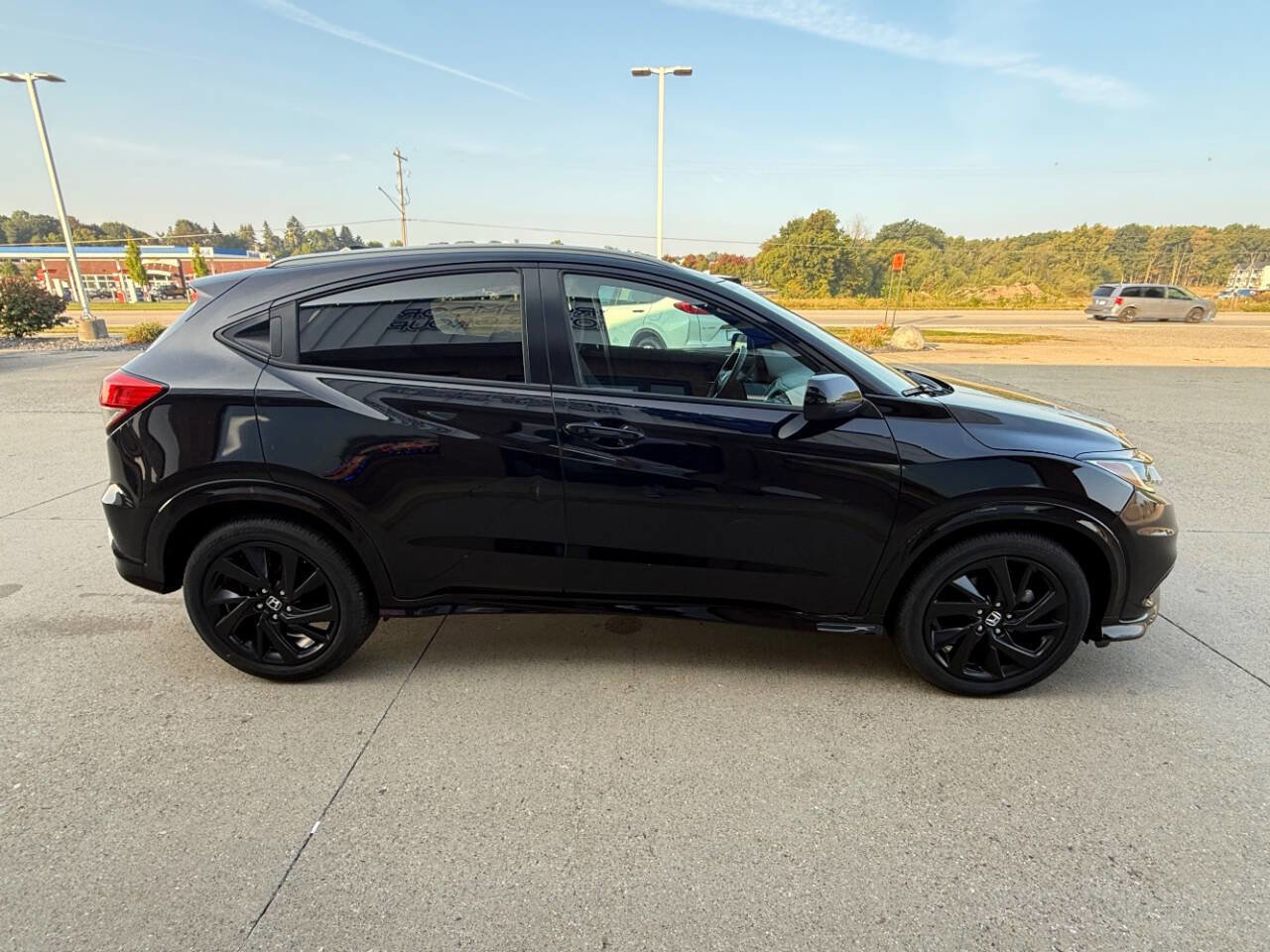 Used 2021 Honda HR-V Sport image 6