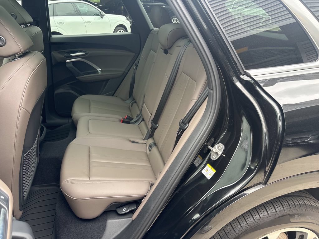Certified 2025 Audi Q5 Premium w/ Convenience Package AWD/4WD image 14