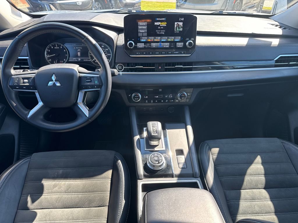 Used 2024 Mitsubishi Outlander SE image 24